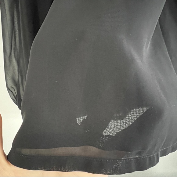 Black Off-The-Shoulder Sheer Blouse || LONG TALL SALLY || US6 - Picture 4 of 6